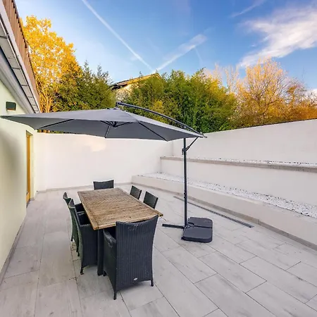 Appartement Moderne Mit Bergblick Und Grosser Terrasse Nahe Simssee, Chiemsee Und Autobahn A8 Salzburg - Muenchen *