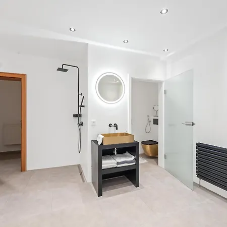 Apartman Moderne Mit Bergblick Und Grosser Terrasse Nahe Simssee, Chiemsee Und Autobahn A8 Salzburg - Muenchen