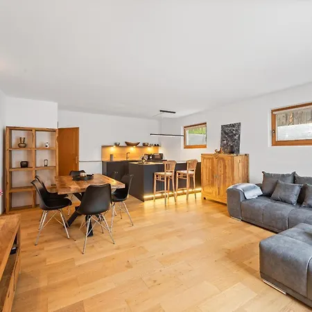 Apartament Moderne Mit Bergblick Und Grosser Terrasse Nahe Simssee, Chiemsee Und Autobahn A8 Salzburg - Muenchen