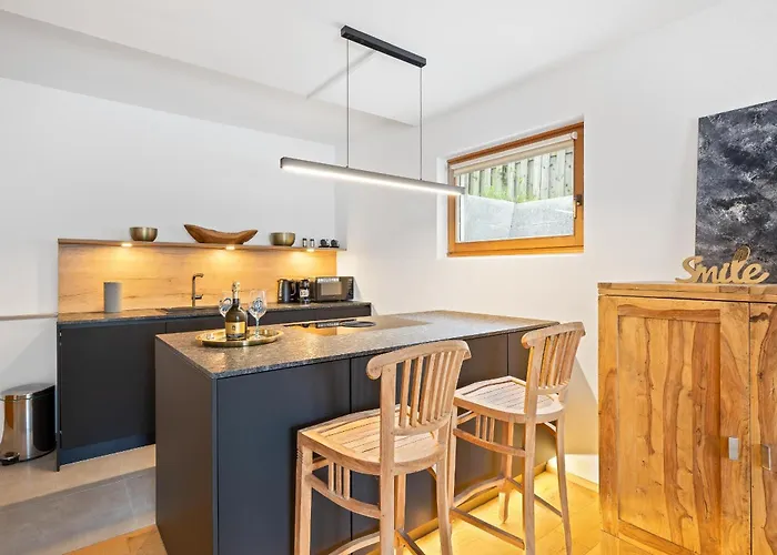 Moderne Mit Bergblick Und Grosser Terrasse Nahe Simssee, Chiemsee Und Autobahn A8 Salzburg - Muenchen Apartamento